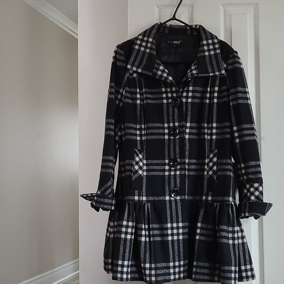 Woman's pleated_plaid winter coat - Picture 1 of 2